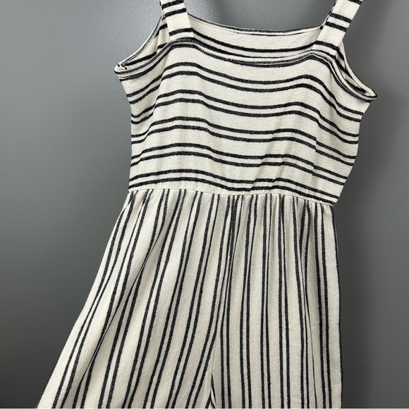 NWT Caution To The Wind Striped Black and Off White Jumpsuit Romper Size Medium - Picture 8 of 10